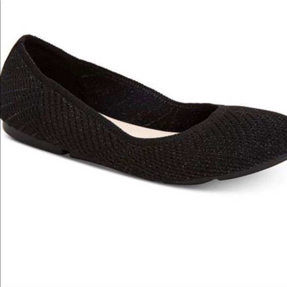 Modern Chic & Comfy Black Step•N•Flex Ballet Flats - Picture 2 of 15